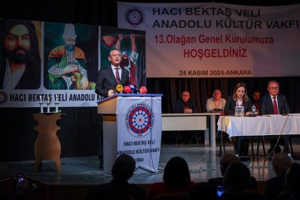 Özgür Özel, Hacı Bektaş Veli Anadolu Kültür Vakfı’nın 13. Genel kurulunda konuştu; Müezzine, imama da maaş verirken diğer tarafta Alevi inancını yok saymanıza da izin vermeyeceğiz!