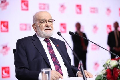 Saadet Partisi 9. Olağan Kongresinde Temel Karamollaoğlu son kez genel başkan olarak konuştu; Mükemmeldim demiyorum ama siyasi ikbal için kula minnet eylemedim!