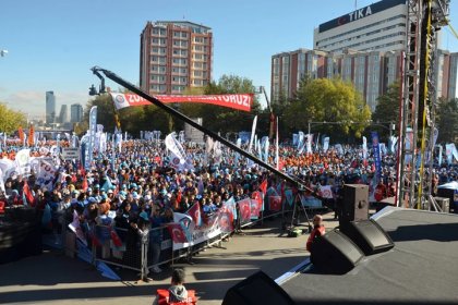 Türk-iş mitingine katılan işçiler,'Maaşlar yetmiyor, yeter artık'