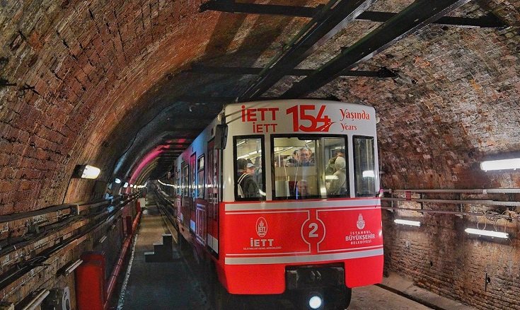 Beyoğlu - Karaköy Tarihi Tüneli bu yıl 150. yıl dönümünü, İstiklal Caddesi’ndeki Nostaljik Tramvay ise 111. yıl dönümünü kutladı