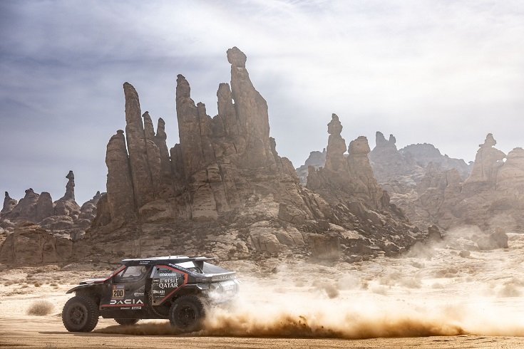 Dakar Rallisi’nin 6. gününde hem motosiklet hem de otomobil kategorisinde podyum Red Bull sporcularının oldu