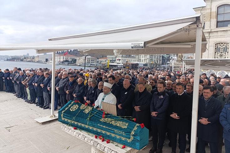 Efsane Beşiktaş Belediye Başkanı Ayfer Atay son yolculuğuna uğurlandı