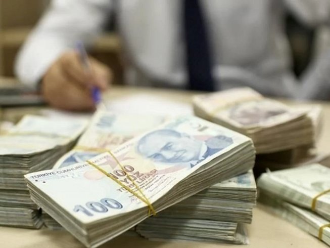 Emekli bayram ikramiyesi, 2025 yılında 4 bin lira olarak belirlendi