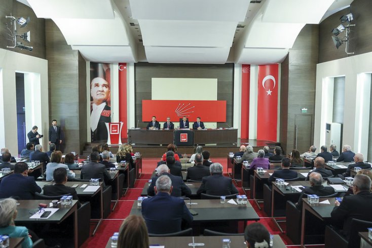 Özgür Özel, Ekrem İmamoğlu'nun da katıldığı CHP TBMM Grubu ile CHP Genel Merkezinde toplantı yaptı