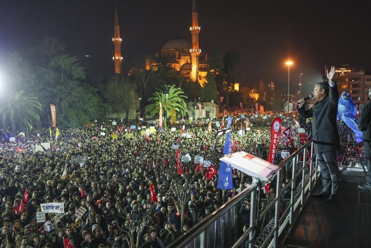 Özgür Özel'den Erdoğan'a; Sen mi yolsuzsun, Ekrem Başkan mı yolsuz?