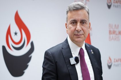 Azmi Karamahmutoğlu; 19 Mart bir sivil hükümet darbesi olarak Türk halkının hafızasında yerini aldı!