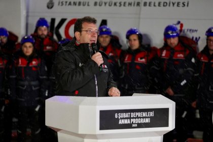 Ekrem İmamoğlu, AKOM önünde sabah 4.17'de yapılan 6 Şubat depremleri anmasında; Ders almak değil, böyle felaket anlarına hazır olmak zorundayız!