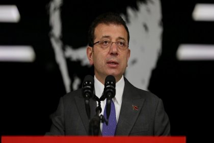 Ekrem İmamoğlu; Hep beraber ayağa kalkma zamanı. Beni istemeyene, hayatı bana dar etmeye çalışana ben buradan meydan okuyorum!