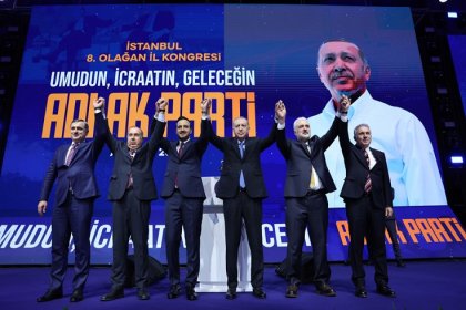 Erdoğan, AKP İstanbul İl kongresinde konuştu; Gençler unutmayın, 2028'den sonra yeni bir İstanbul, yeni bir Türkiye inşa edeceğiz!