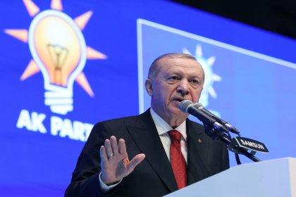 Erdoğan AKP Samsun il kongresinde konuştu; Vizyonsuzluk ve tembellik bünyelerine öyle nüfuz etmiş ki 'istemezük' dışında bir kelime bilmiyorlar. Her işe bir kulp takmak, çamur atmak muhalefet midir?