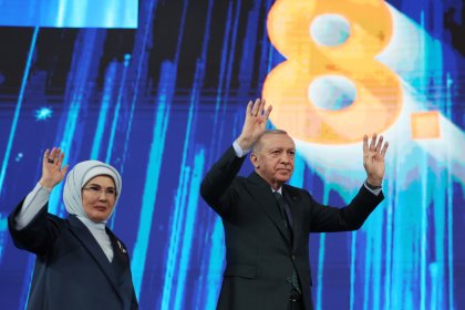 Erdoğan, tek aday olarak girdiği AKP'nin 8. Olağan Kongresinde yeniden genel başkan seçildi