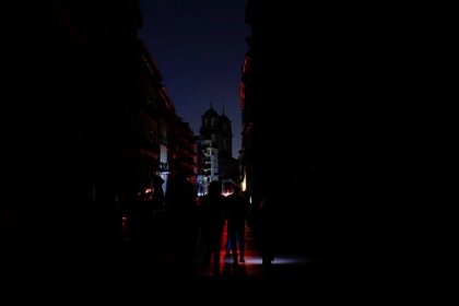 İspanya ve Portekiz’de elektrik kesintileri normale döndü; Elektrik ihtiyacının yüzde 60’ı 5 saniyede yok olmuş!