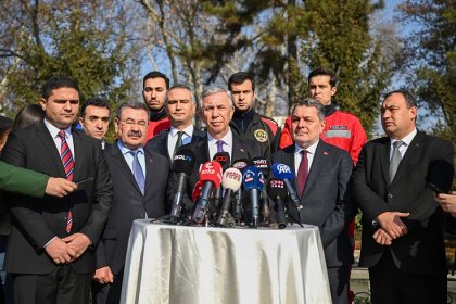 Mansur Yavaş, Olası Bir Depreme Hazır mıyız? sorusuna; Bilime inanmazsak akıllanmayız. Deprem öldürmez, bina öldürür!