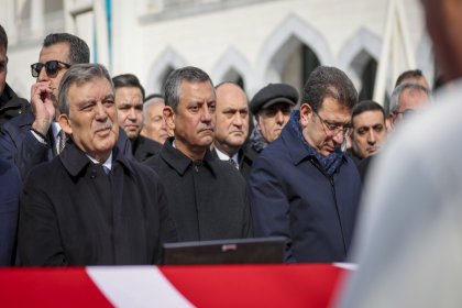 Özgür Özel, Abdullah Gül, Ekrem İmamoğlu Eski Devlet Bakanı Ali Doğan’ın cenaze törenine katıldı