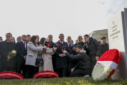 Özgür Özel, Deniz Baykal’ı Anma Töreni’nde konuştu: 'Ondan Çok Şey Öğrendik, Ülkemize Çok Emeği Var'