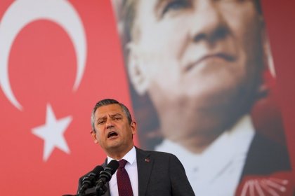 Özgür Özel'den Erdoğan'a: 'Çıkarsın karşıma, alırsın cevabını. Seni orada bu Akın Gürlek de kurtaramaz'